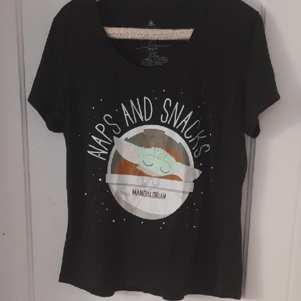 Disney Black Star Wars Mandalorian Baby Yoda/Grogu Women's XL T-Shirt